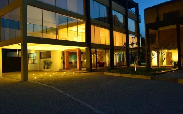Отель Amagi Lagoon Resort & Spa Шри-Ланка, Негомбо - 1 отзыв об отеле, цены и фото номеров - забронировать отель Amagi Lagoon Resort & Spa онлайн вид на фасад