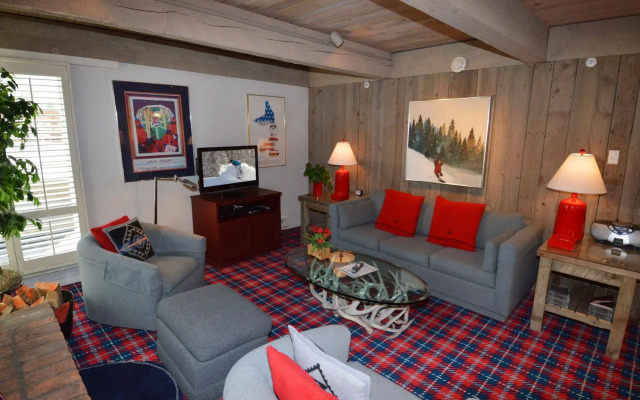 Chateau Eau Claire & Roaring Fork by Frias Properties
