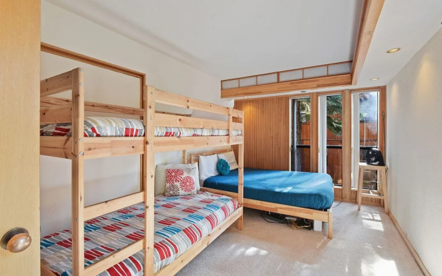 Sunset Lodge