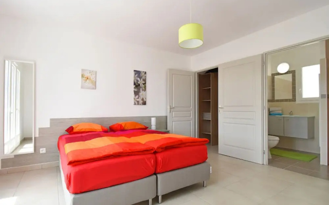 Villa With Guest House, 2 Swimming Pools, and Wide View