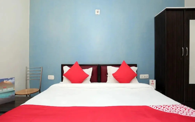 Goroomgo Pushpa Palace Mathura
