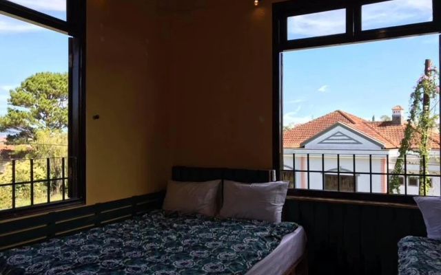 Mars House Homestay