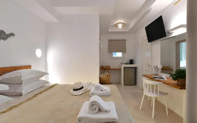Ammos Luxury Rooms & Home