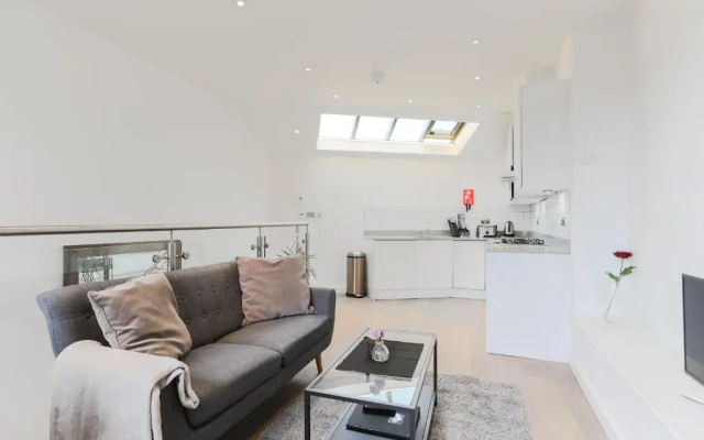 Trafalgar Square Apartments
