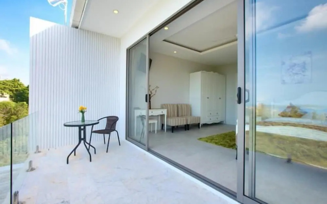Romance Villa