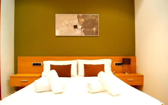 Places4stay Ramblas 2bd