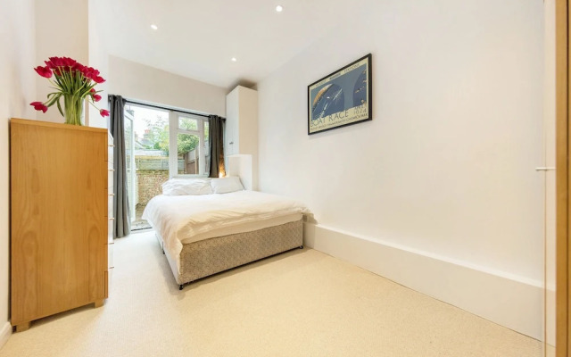 The Spacious Putney Duplex - SCF