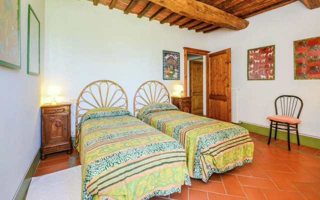 Spacious Villa in Marradi with Swimming Pool