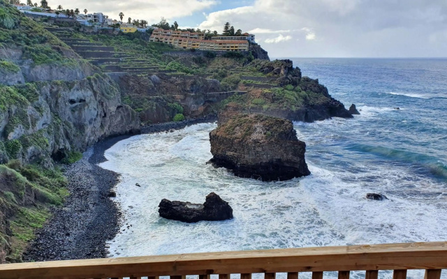Ocean and Sky Studio Apartment