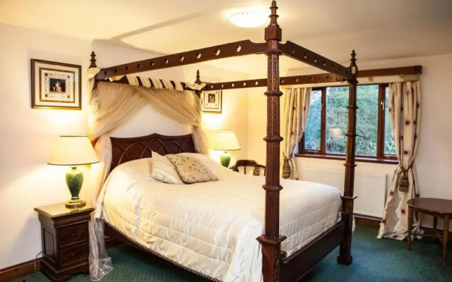 The Ravenswood