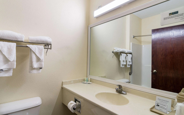 Quality Inn & Suites Harvey - Chicago Southland