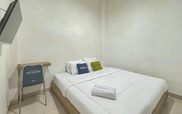 Urbanview Hotel Maharani Garut