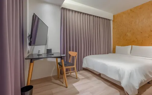 Light Hostel