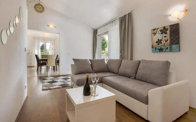 Apartment Lidija
