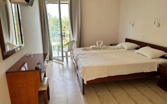 Aggelos Family Hotel