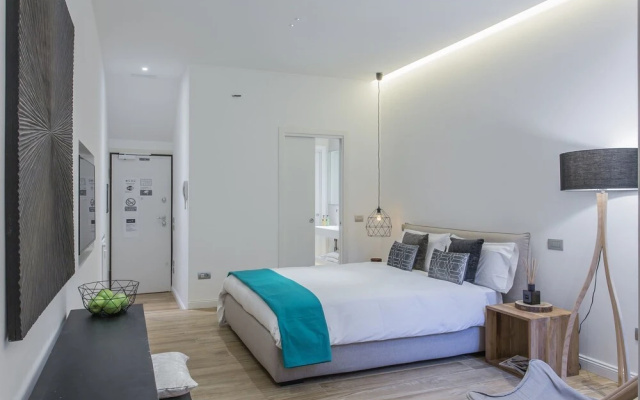 Erïk Langer Cesare Battisti Suites