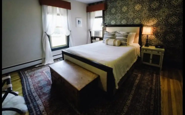 Burdett House Bed & Breakfast