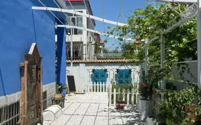 Yining Yueye Homestay