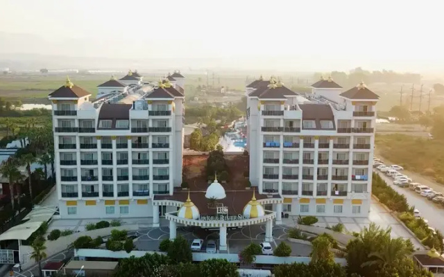 Lake River Hotel & Spa