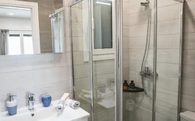 Ziva Apartment - 4th floor - Renovated 2019