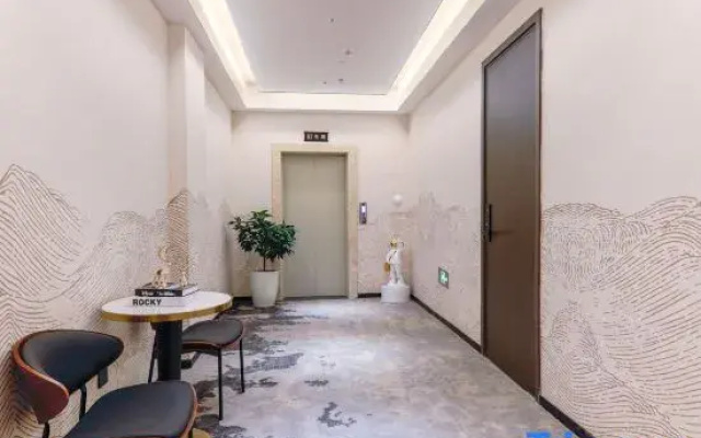 Yixin Design Hotel (Guangchang Bus Station)