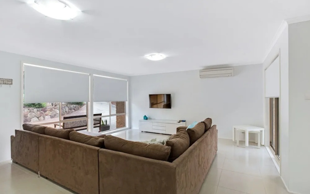 Ullora Close, 61