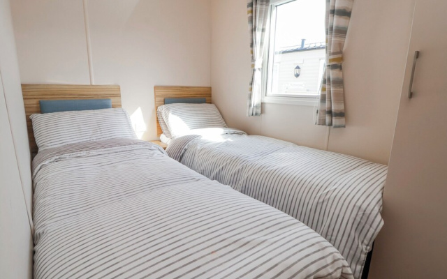 The Beachside Hideout - St Michaels and Browns Caravan Park