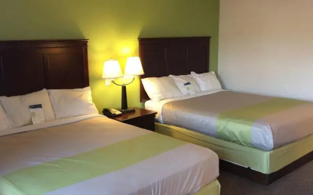 Quality Inn Kingsburg