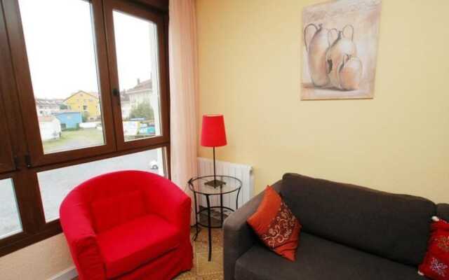 Апартаменты Apartment in Isla Playa, Cantabria 103310 by MO Rentals комната для гостей