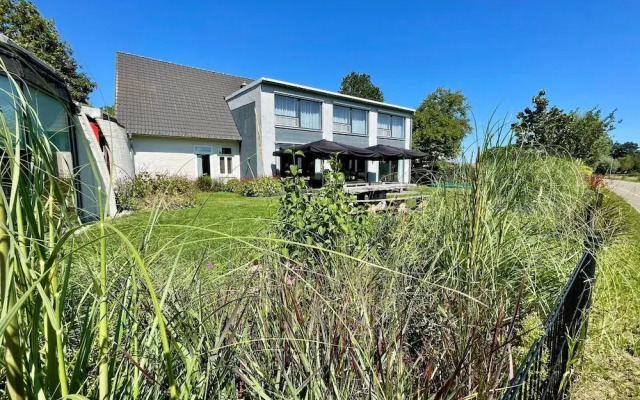 Spacious Group Stay in Teuge With Garden