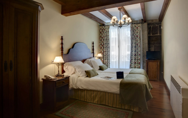 Hostal Airas Nunes by Pousadas de Compostela