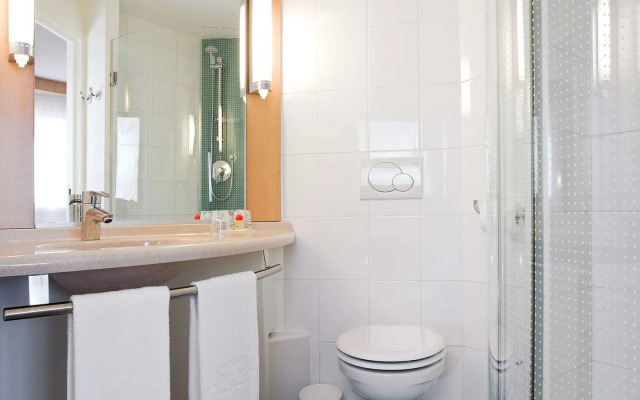 ibis Cotonou