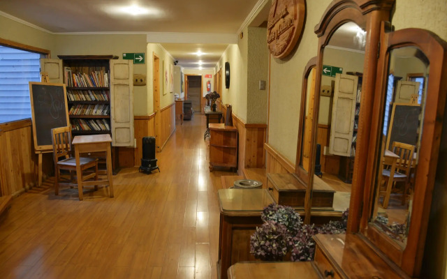 Borde Lago Hotel
