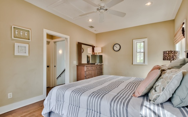 Magnolia Cottages By The Sea-9 Creek Park by Florida Star Vacations