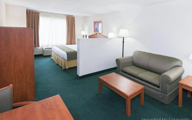 Holiday Inn Express & Suites Vinita by IHG