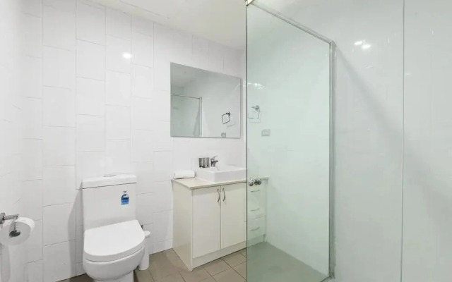Bright 1-bed Apartment in Central Redfern