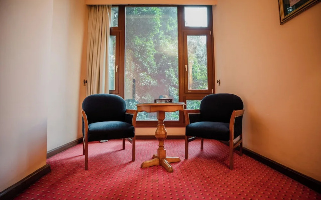 Om Kolthoom Hotel