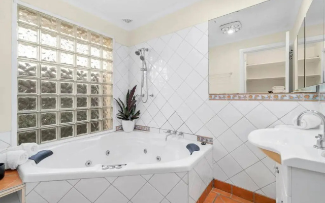 Kurrajong Village Delight