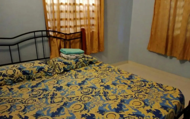 Rumah Tamu Pekan (semi D)