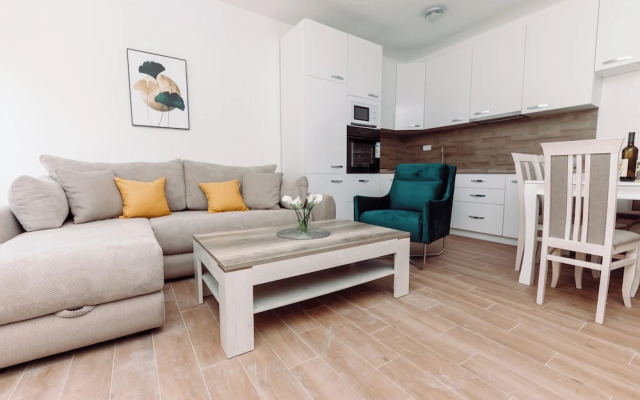 Waterfront Apartment Petrovina