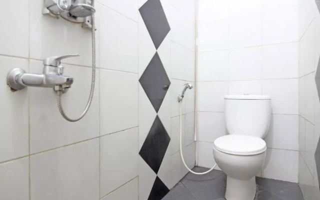 RedDoorz near Terminal Condong Catur
