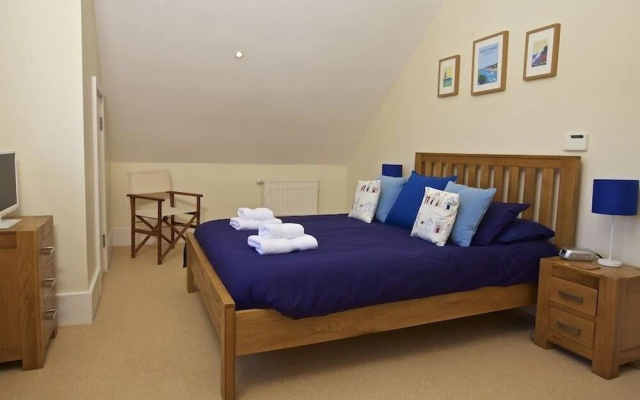 1 Combehaven