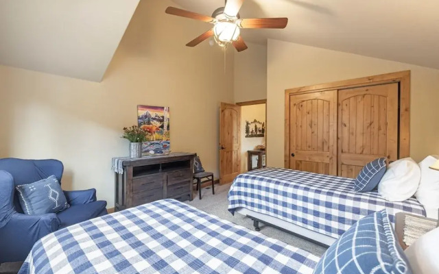 River Rock -- Ev # 3 Bedroom Condo by RedAwning