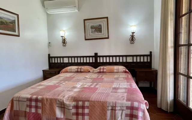 3 Bedroom Holiday Home Near the Beach