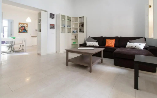 CN PARKING INCLUIDO Apartamento 2D en zona monumental