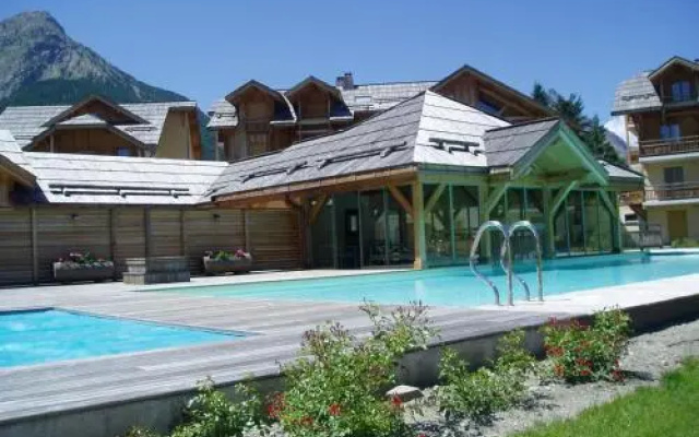 Apartment in Chalet Chamoissiere