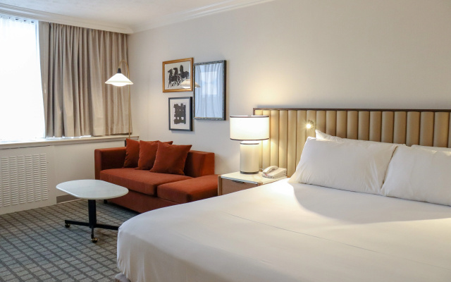 Crowne Plaza Louisville Airport Expo Ctr by IHG