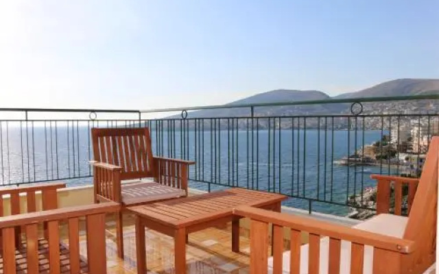 Design Sea View Apartment