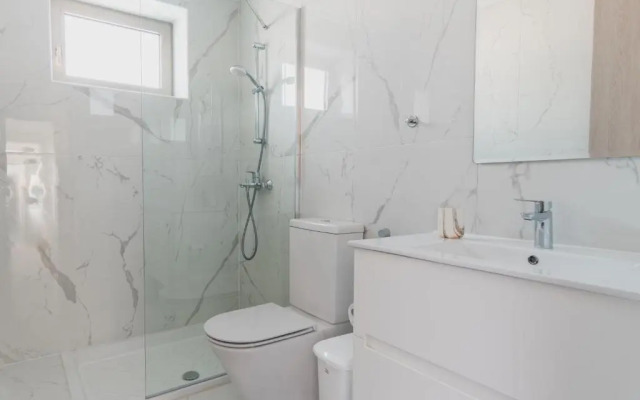 Sanders Crystal 2 Limassol