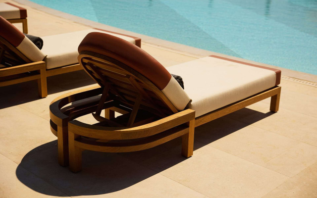 91 Athens Riviera, The Resort